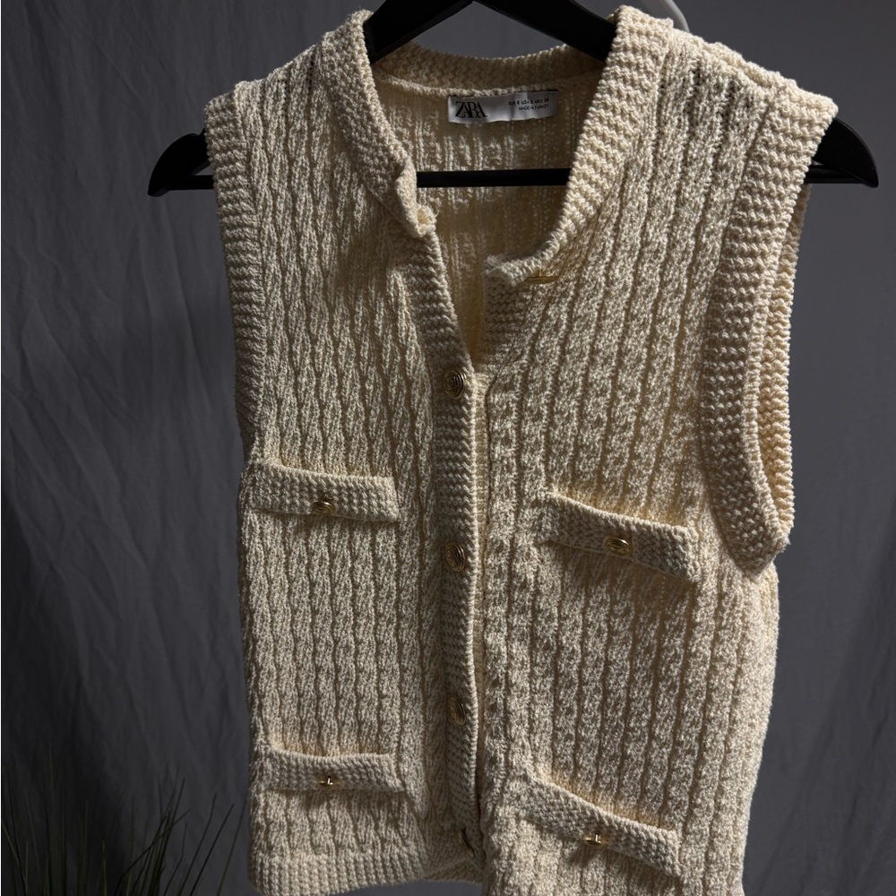 Zara Beige Textured Sleeveless Cardigan